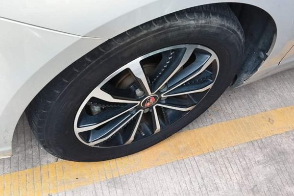 Roewe i5 2020, 68900 км, за 5948 USD - фото 15