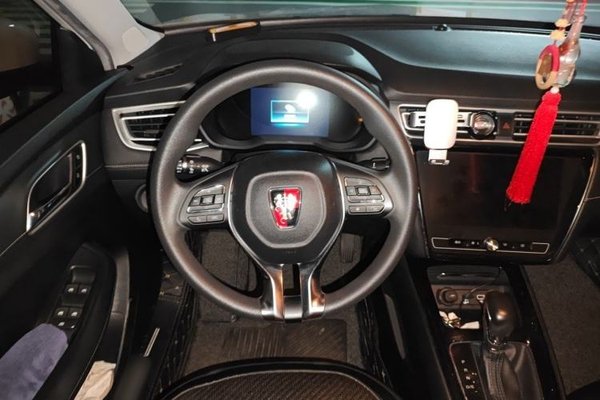 Roewe i5 2020, 87200 км, за 5554 USD - фото 7