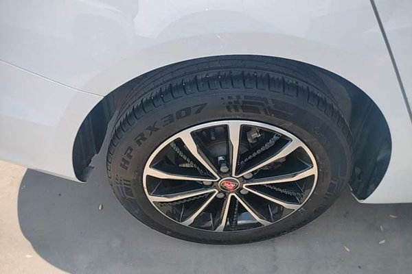 Roewe i5 2020, 87899 км, за 5911 USD - фото 10