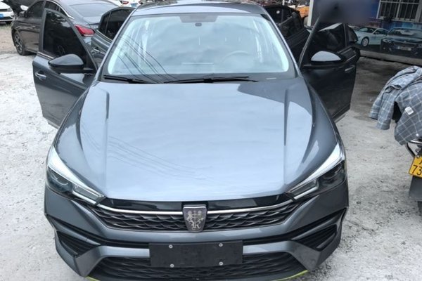 Roewe i5 2021, 120600 км, за 7356 USD