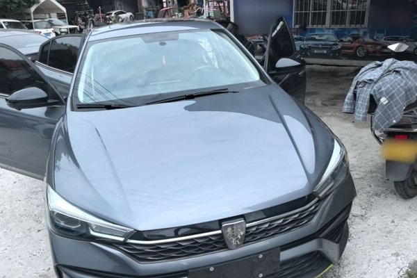 Roewe i5 2021, 120600 км, за 7356 USD