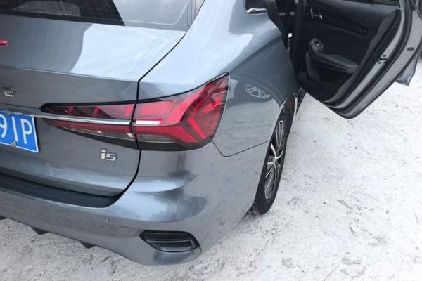Roewe i5 2021, 120600 км, за 7356 USD - фото 9