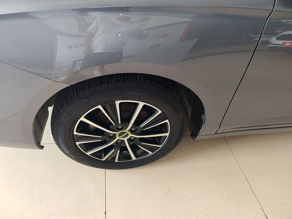 Roewe i5 2021, 68500 км, за 7555 USD - фото 8