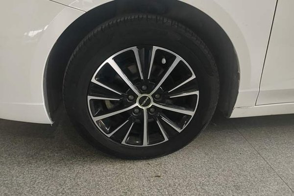 Roewe i5 2021, 55199 км, за 7017 USD - фото 8
