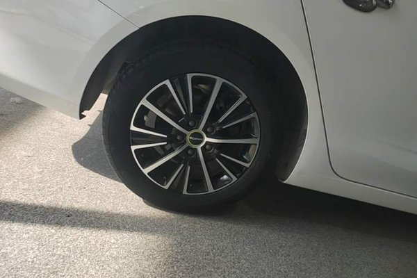 Roewe i5 2021, 55199 км, за 7017 USD - фото 10