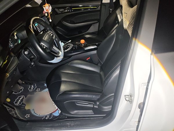 Roewe i5 2021, 75000 км, за 6459 USD - фото 16