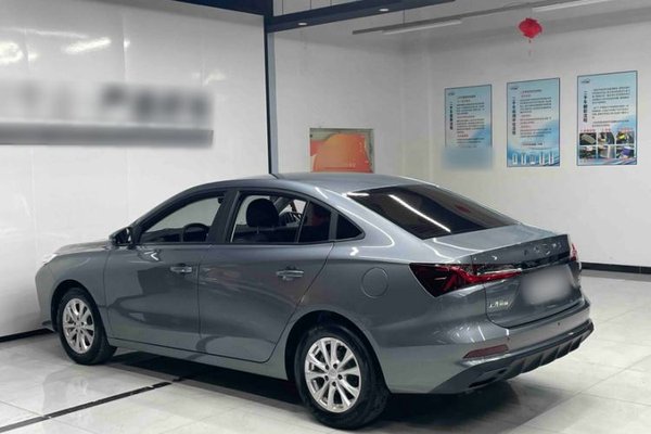 Roewe i5 2023, 26400 км, за 7213 USD - фото 7