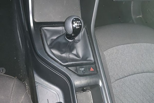 Roewe i5 2023, 26400 км, за 7213 USD - фото 11