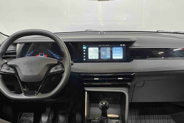 Roewe i5 2023, 26400 км, за 7213 USD - фото 15