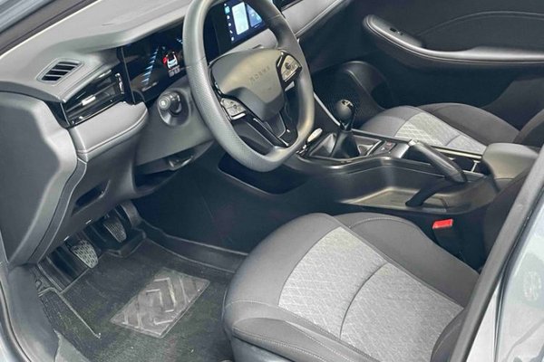 Roewe i5 2023, 26400 км, за 7213 USD - фото 17