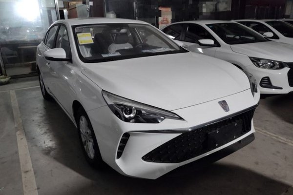 Roewe i5 2023, 100 км, за 9877 USD