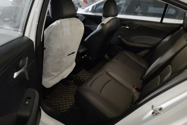 Roewe i5 2023, 100 км, за 9877 USD - фото 20