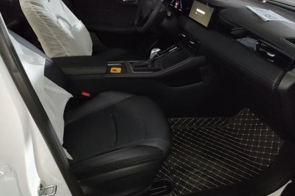 Roewe i5 2023, 100 км, за 9877 USD - фото 19