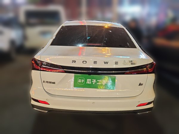 Roewe i5 2023, 10500 км, за 7800 USD