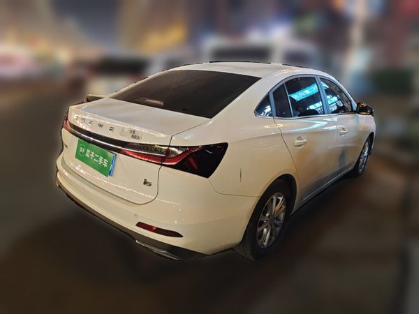 Roewe i5 2023, 10500 км, за 7800 USD - фото 8