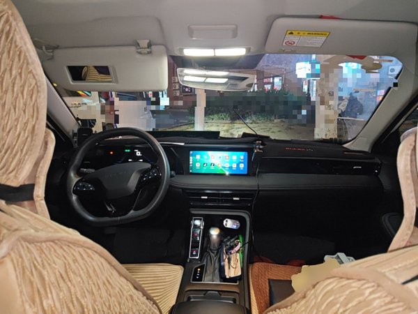 Roewe i5 2023, 10500 км, за 7800 USD - фото 17