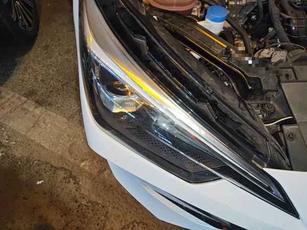 Roewe i5 2023, 10500 км, за 7800 USD - фото 6