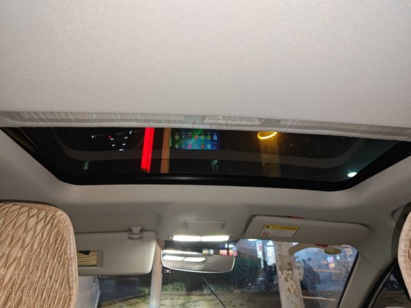 Roewe i5 2023, 10500 км, за 7800 USD - фото 16