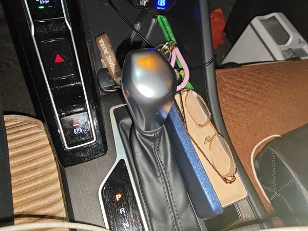 Roewe i5 2023, 10500 км, за 7800 USD - фото 14