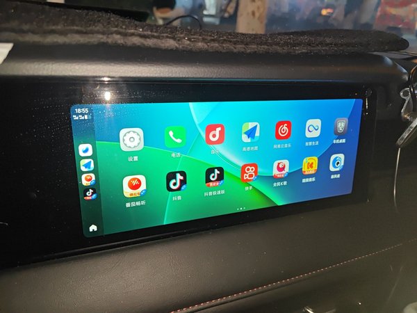 Roewe i5 2023, 10500 км, за 7800 USD - фото 15