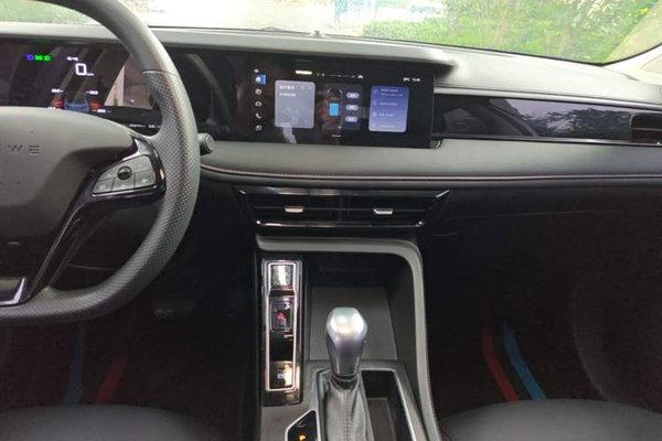 Roewe i5 2023, 25200 км, за 8842 USD - фото 15