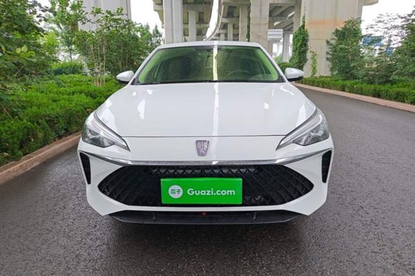 Roewe i5 2023, 25200 км, за 8842 USD