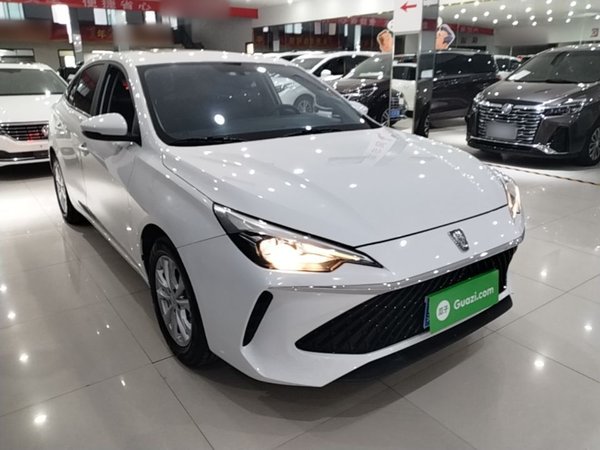 Roewe i5 2023, 7100 км, за 8465 USD