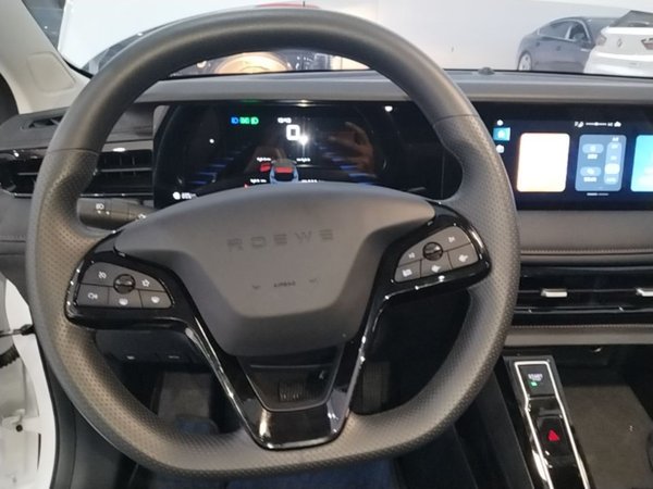Roewe i5 2023, 7100 км, за 8465 USD - фото 14