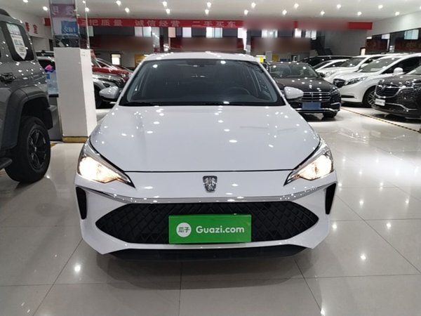 Roewe i5 2023, 7100 км, за 8465 USD