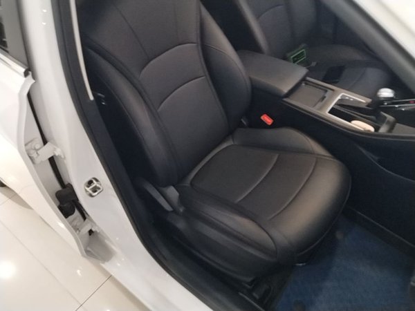 Roewe i5 2023, 7100 км, за 8465 USD - фото 23