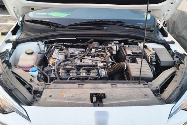Roewe i5 2023, 7200 км, за 8624 USD - фото 17