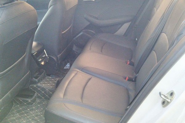 Roewe i5 2023, 7200 км, за 8624 USD - фото 14