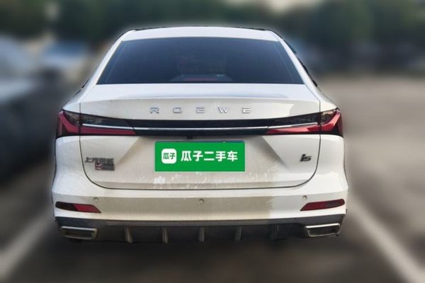 Roewe i5 2023, 7200 км, за 8624 USD