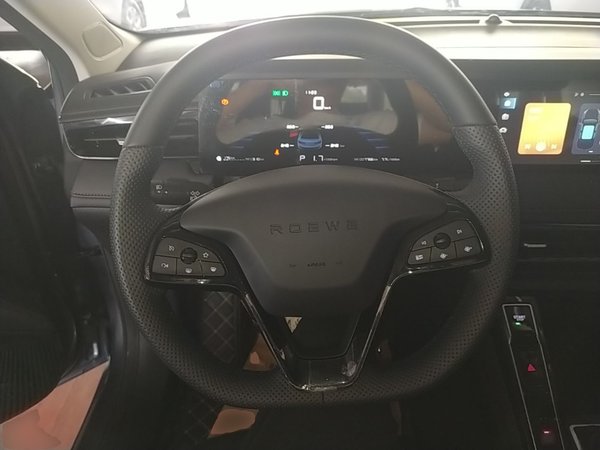 Roewe i5 2026, 7700 км, за 9555 USD - фото 14