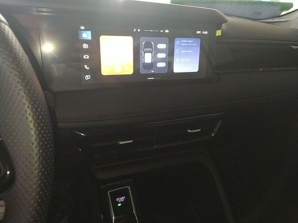 Roewe i5 2026, 7700 км, за 9555 USD - фото 16