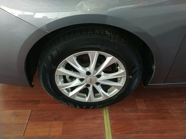 Roewe i5 2026, 7700 км, за 9555 USD - фото 8