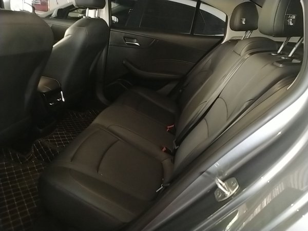 Roewe i5 2026, 7700 км, за 9555 USD - фото 20