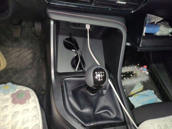 Roewe i5 2026, 5200 км, за 7602 USD - фото 11