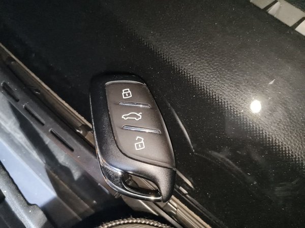 Roewe i5 2026, 600 км, за 6332 USD - фото 9