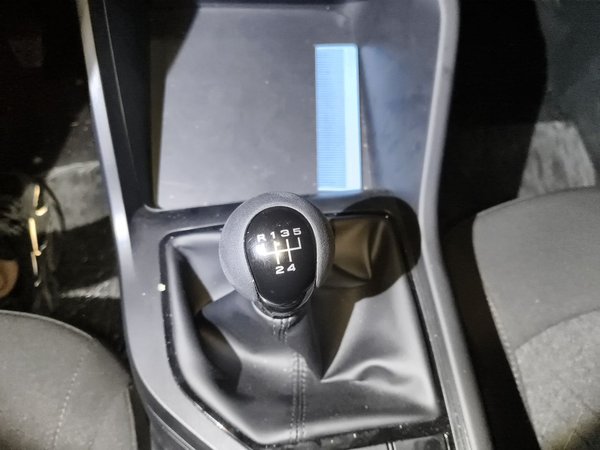 Roewe i5 2026, 600 км, за 6332 USD - фото 15
