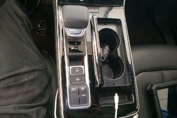 Roewe i6 MAX New Energy 2023, 2600 км, за 11931 USD - фото 17