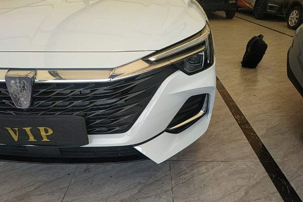Roewe i6 MAX New Energy 2023, 2600 км, за 11931 USD - фото 9