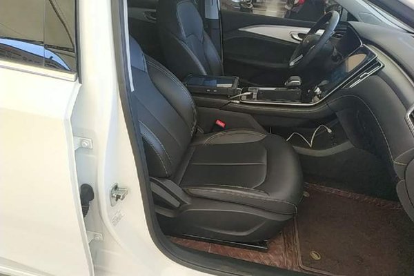 Roewe i6 MAX New Energy 2023, 2600 км, за 11931 USD - фото 23