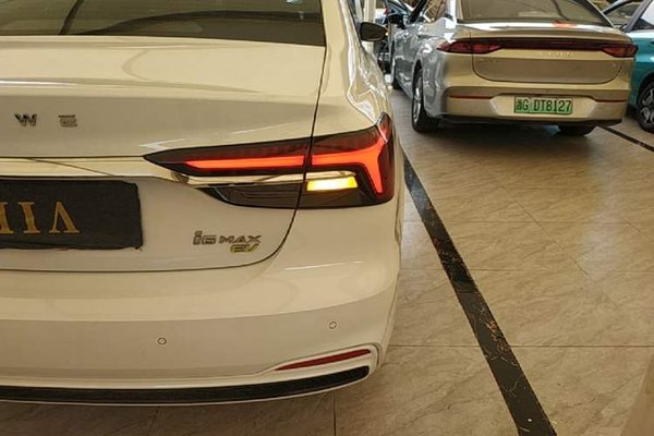 Roewe i6 MAX New Energy 2023, 2600 км, за 11931 USD - фото 7