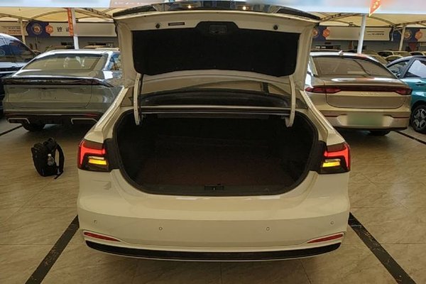 Roewe i6 MAX New Energy 2023, 2600 км, за 11931 USD - фото 22
