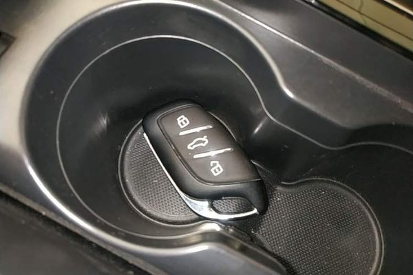 Roewe i6 MAX New Energy 2023, 2600 км, за 11931 USD - фото 12