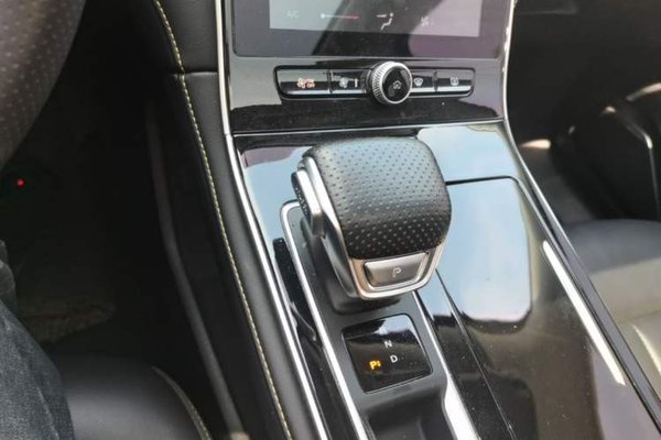 Roewe i6 MAX New Energy 2023, 31300 км, за 11350 USD - фото 16