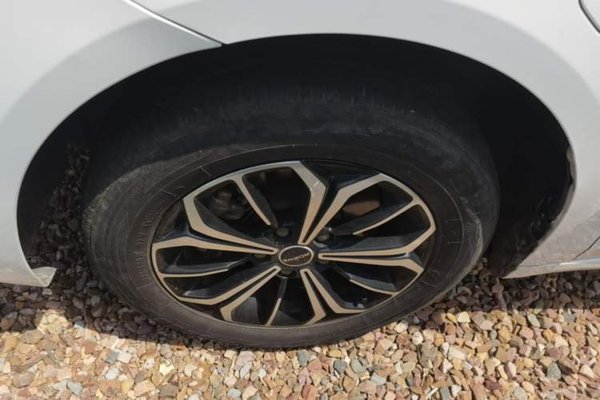 Roewe i6 MAX New Energy 2023, 31300 км, за 11350 USD - фото 10