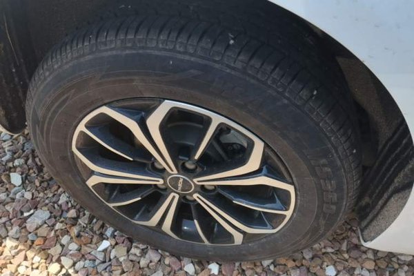 Roewe i6 MAX New Energy 2023, 31300 км, за 11350 USD - фото 11