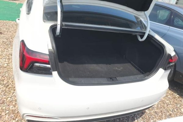 Roewe i6 MAX New Energy 2023, 31300 км, за 11350 USD - фото 22